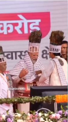 ... स्वागत के लिए मुकुट लेकर आए हैं लेकिन...