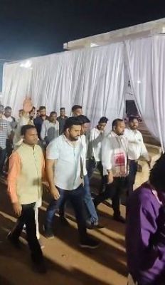 बेमेतरा कलेक्टर पर अभद्रता का आरोप, नारेबाजी- हंगामा 