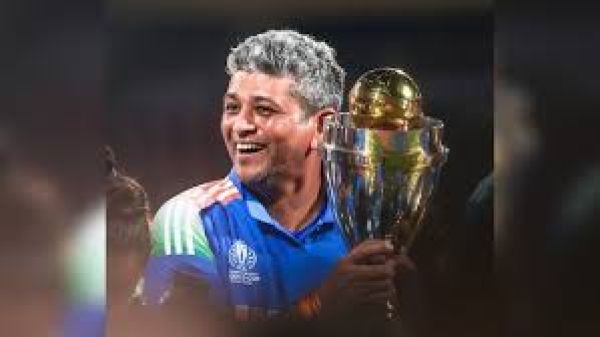 इस जीत में 1983 विश्व कप जैसा बदलाव लाने की क्षमता: महिला टीम के कोच मजूमदार