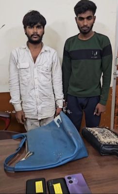 मोबाइल,पर्स  लूटने और बाइक चोरी करने वाले दो युवक गिरफ्तार 