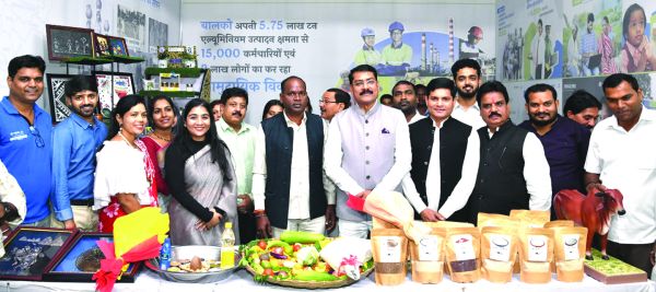 स्टॉल में बालको की औद्योगिक, तकनीकी और सामाजिक विकास में भूमिका प्रदर्शित