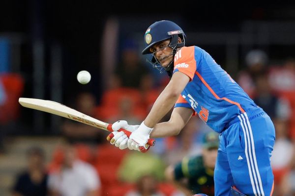 भारत के आठ विकेट पर 167 रन