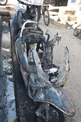 मकान,ऑटो, ई रिक्शा बाइक में आग नाबालिग ने लगाई, पकड़ा गया 