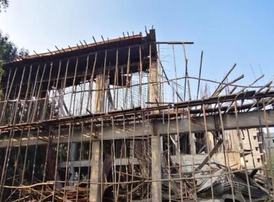 मेडिकल कॉलेज की निर्माणाधीन बिल्डिंग की सेंटरिंग गिरी, 9 मजदूर जख्मी