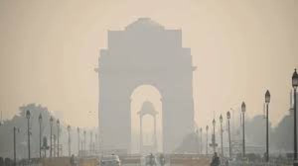 दिल्ली में वायु प्रदूषण का कहर जारी, एयर क्वालिटी में लगातार गिरावट