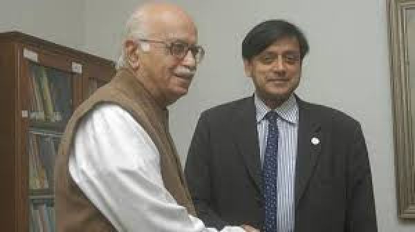 शशि थरूर ने नेहरू-इंदिरा का ज़िक्र कर आडवाणी पर ऐसा क्या कहा जिससे कांग्रेस ने किया किनारा