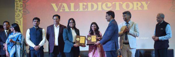  महासमुंद की मृणाल विदानी और ओजल चंद्राकर को बेस्ट इनोवेशन अवार्ड