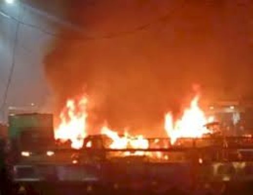 दिल्ली: लाल किले के पास खड़ी कार में विस्फोट