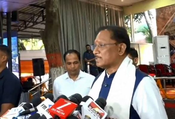 देखें  VIDEO : जनदर्शन में 915 आवेदन मिले, ज्यादातर स्थानांतरण, पीएम आवास 