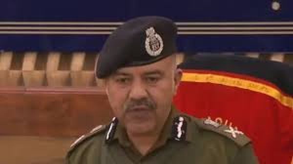 जम्मू-कश्मीर के डीजीपी ने बताया, श्रीनगर के नौगाम थाने के अंदर हुए धमाके में नौ लोगों की मौत