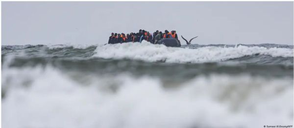 ब्रिटेन लागू कर रहा अब तक का सबसे कड़ा शरणार्थी कानून