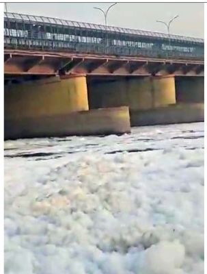 'बिहार चुनाव समाप्त, यमुना में फिर लौट आया झाग', 'आप' ने खड़े किए सवाल 