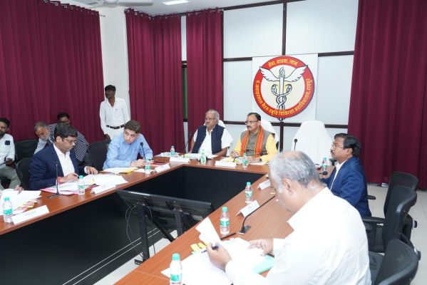  डीकेएस में  डायलिसिस की 45 मशीनें  और 18 वेंटिलेटर खराब 