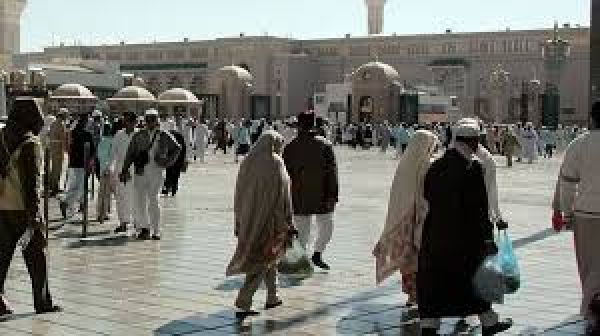 मदीना बस हादसाः उमरा करने गए लोगों की जानकारी के इंतज़ार में घर वाले, मृतकों के परिवार वालों को पांच-पांच लाख रुपए का मुआवज़ा