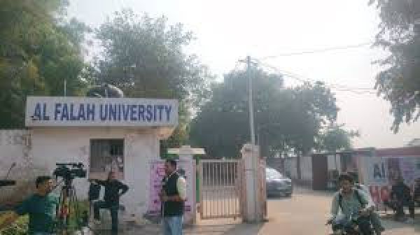 लाल किला विस्फोट मामला : ईडी ने अल फलाह विश्वविद्यालय, उससे जुड़े लोगों के ठिकानों पर छापे मारे