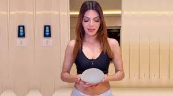 शर्लिन चोपड़ा ने कहा- मैंने ब्रेस्ट इम्प्लांट हटा दिए, जानिए ये कैसे होता है और कितना सुरक्षित