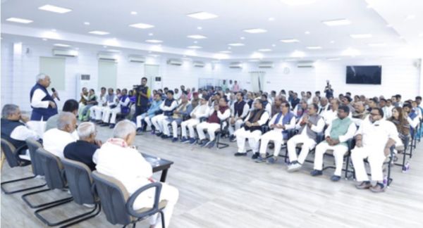 बिहार: जदयू विधायक दल की बैठक में नीतीश कुमार नेता चुने गए