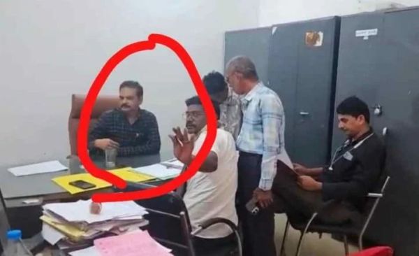 कुल लागत का 50% मांगा रिश्वत में, गरियाबंद पालिका का एई गिरफ्तार