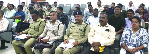 छत्तीसगढ़ पुलिस के लिए एचएनएलयू में नए आपराधिक कानूनों पर हुई पाठ्यक्रम पुनश्चर्या