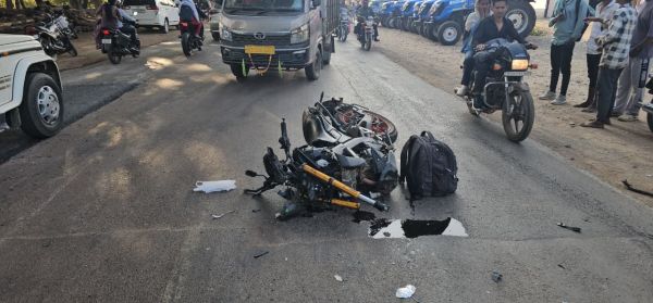 ट्रक की ठोकर, चिकित्सा छात्र-छात्रा की मौत, चालक गिरफ्तार