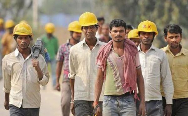 अब एक साल की नौकरी पर ग्रेच्युटी के हकदार, नया लेबर कोड क्या है जिसका कई मजदूर संगठन कर रहे हैं विरोध