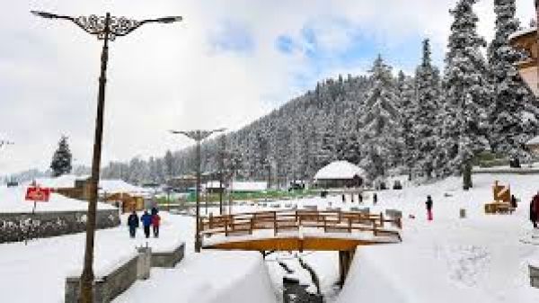 कश्मीर भीषण शीतलहर की चपेट में, श्रीनगर में मौसम की सबसे सर्द रात