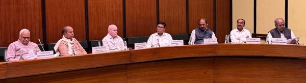 बीजापुर, रायपुर में आंखें खराब होने का मामला संसदीय समिति में गूंजा 