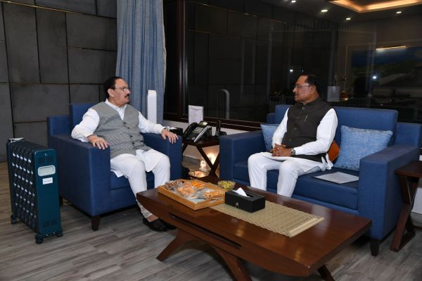 नड्डा से मिले सीएम