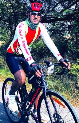 4000 किमी साइकिल चला 16 दिनों में कश्मीर से कन्याकुमारी पहुंचे रायपुर के मानव खुराना