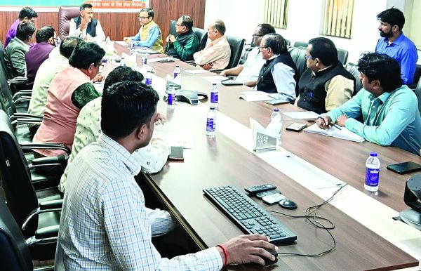 श्रमिक संगठनों ने श्रम संहिताओं के लागू होने पर श्रम कार्यालयों संग किया श्रमेव-जयते का उद्घोष   