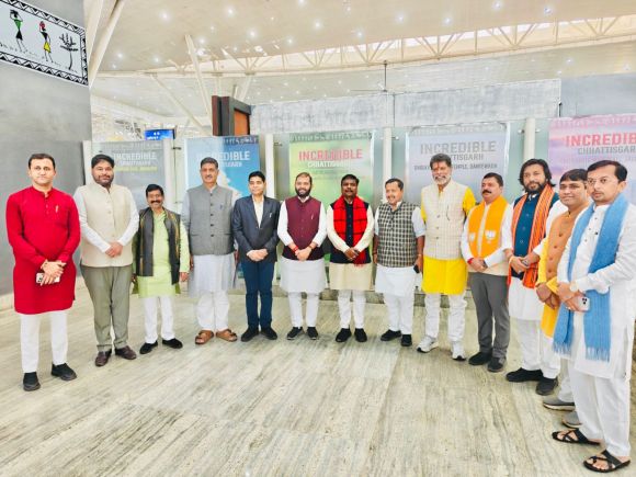 प्रदेश प्रभारी नितिन नबीन का एयरपोर्ट पर स्वागत 