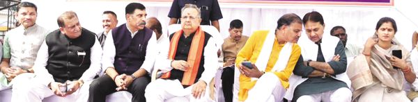 व्यापारिक संगठनों की उपस्थिति में स्वदेशी संकल्प यात्रा को रमन ने दिखाई हरी झंडी