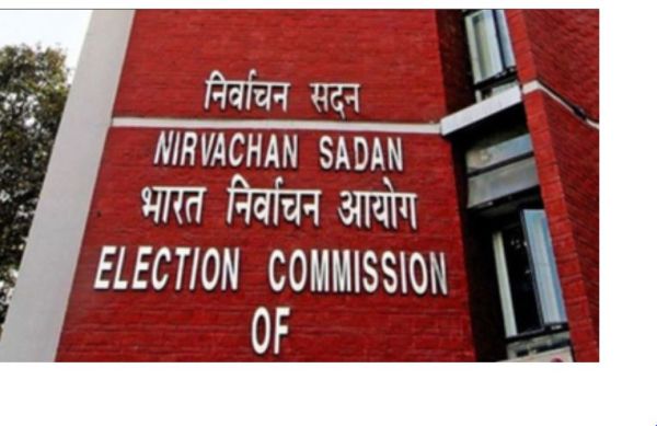 पश्चिम बंगाल में एसआईआर पर घमासान, टीएमसी सांसदों का प्रतिनिधिमंडल पहुंचा चुनाव आयोग