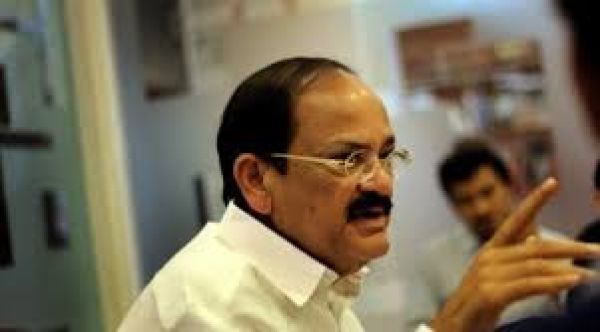 कांग्रेस ने केवल एक परिवार को प्रमुखता दी, पटेल और सुभाष चंद्र बोस को नजरअंदाज किया: वेंकैया