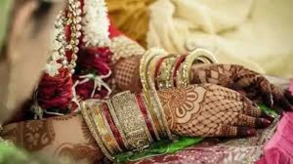 उन्नाव में वरमाला की रस्म के बाद दुल्हन अपने प्रेमी के संग फरार