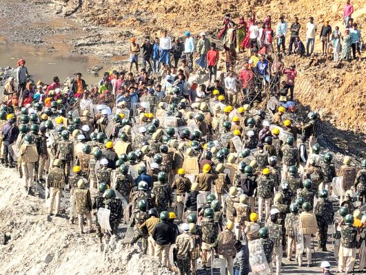 अमेरा कोल खदान विस्तार का विरोध, ग्रामीणों और पुलिस के बीच झड़प