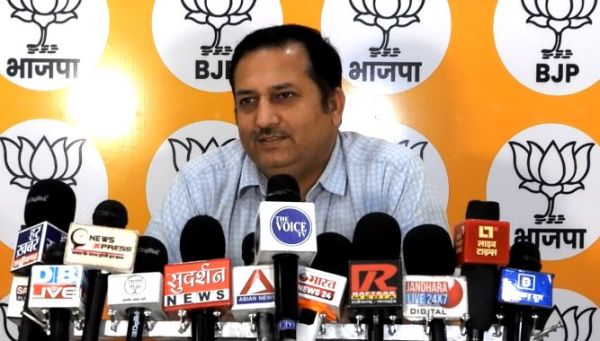 डॉ. मिश्रा ने  कहा : मतदाता सूचियों में गड़बड़ियों के दुरुस्त होने से कांग्रेस को अपने बेनकाब होने का डर