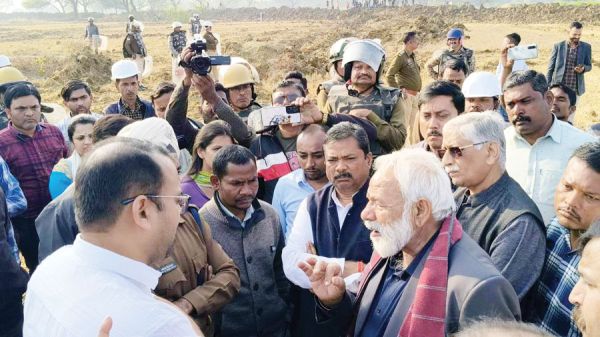 अमेरा प्रबंधन ने पुलिस की मौजूदगी में जमीन सीमांकन कराया