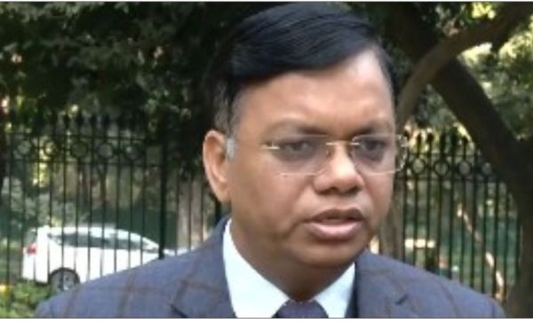 भीड़ के मद्देनजर स्पेशल ट्रेनों का संचालन शुरू, ट्रेनों में लगाए गए एक्स्ट्रा कोच 