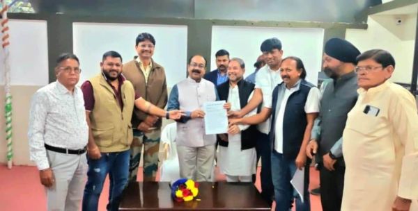 एयरपोर्ट विस्तार पर तेजी का भरोसा दिलाया डिप्टी सीएम साव ने