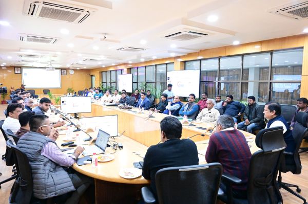 रेलवे स्टेशनों में प्रीमियम ब्रांड आउटलेट स्थापित होंगे, आफर के लिए कॉन्फ्रेंस हुई 