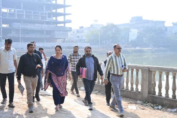 करबला तालाब में निर्माण 45 दिनों में काम खत्म करें, अन्यथा कड़ी कार्यवाही - मीनल