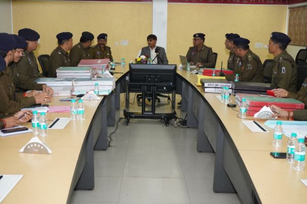 डीजीपी ने जिले में बेसिक पुलिसिंग पर दिया जोर