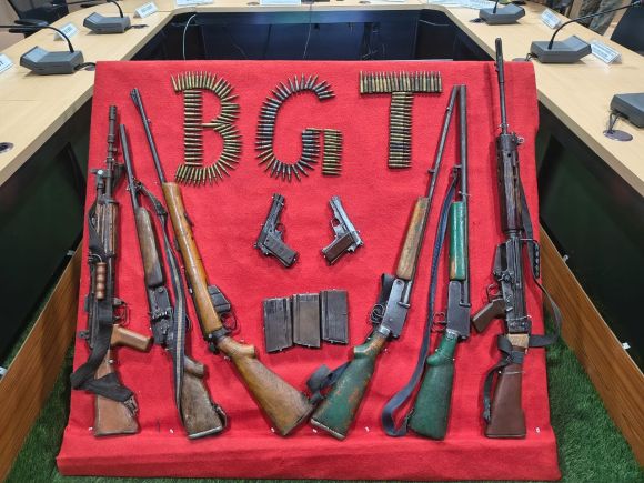 एमपी में हथियारबंद नक्सल समर्पण के बाद लाल गलियारा का रास्ता हमेशा के लिए बंद