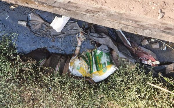 चंद्रा मौर्या अंडर ब्रिज के पास बोरे में बंद मिली महिला की लाश