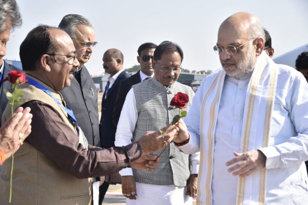  शाह और साय का जगदलपुर एयरपोर्ट पर स्वागत