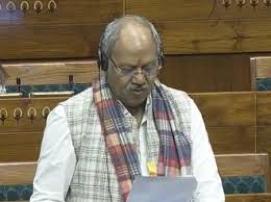 सांसद बृजमोहन ने लोकसभा में उठाया एक्सपायर दवाओं के गलत निपटान का मुद्दा