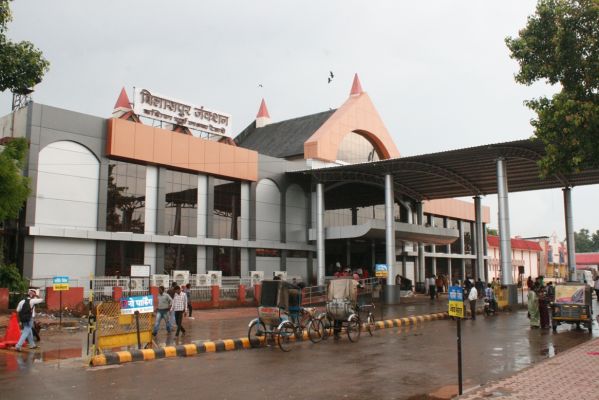 उमेश कुमार ने डीआरएम बिलासपुर  का पद सम्हालने से मना किया 