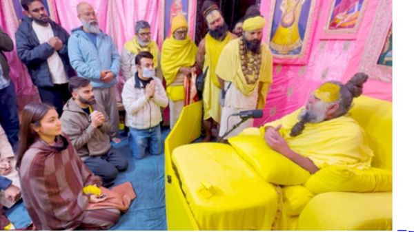 'गुरु' और 'ईष्ट' का जीवन में क्या है महत्व? प्रेमानंद महाराज ने 'विरुष्का' को बताया