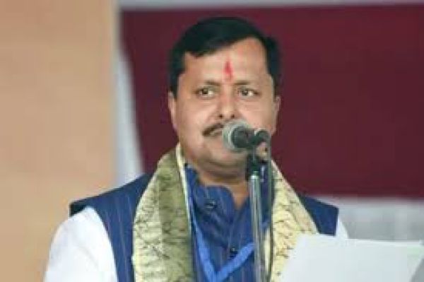 भाजपा कार्यकारी अध्यक्ष का पदभार ग्रहण करने के बाद नेताओं-कार्यकर्ताओं से मिले नवीन